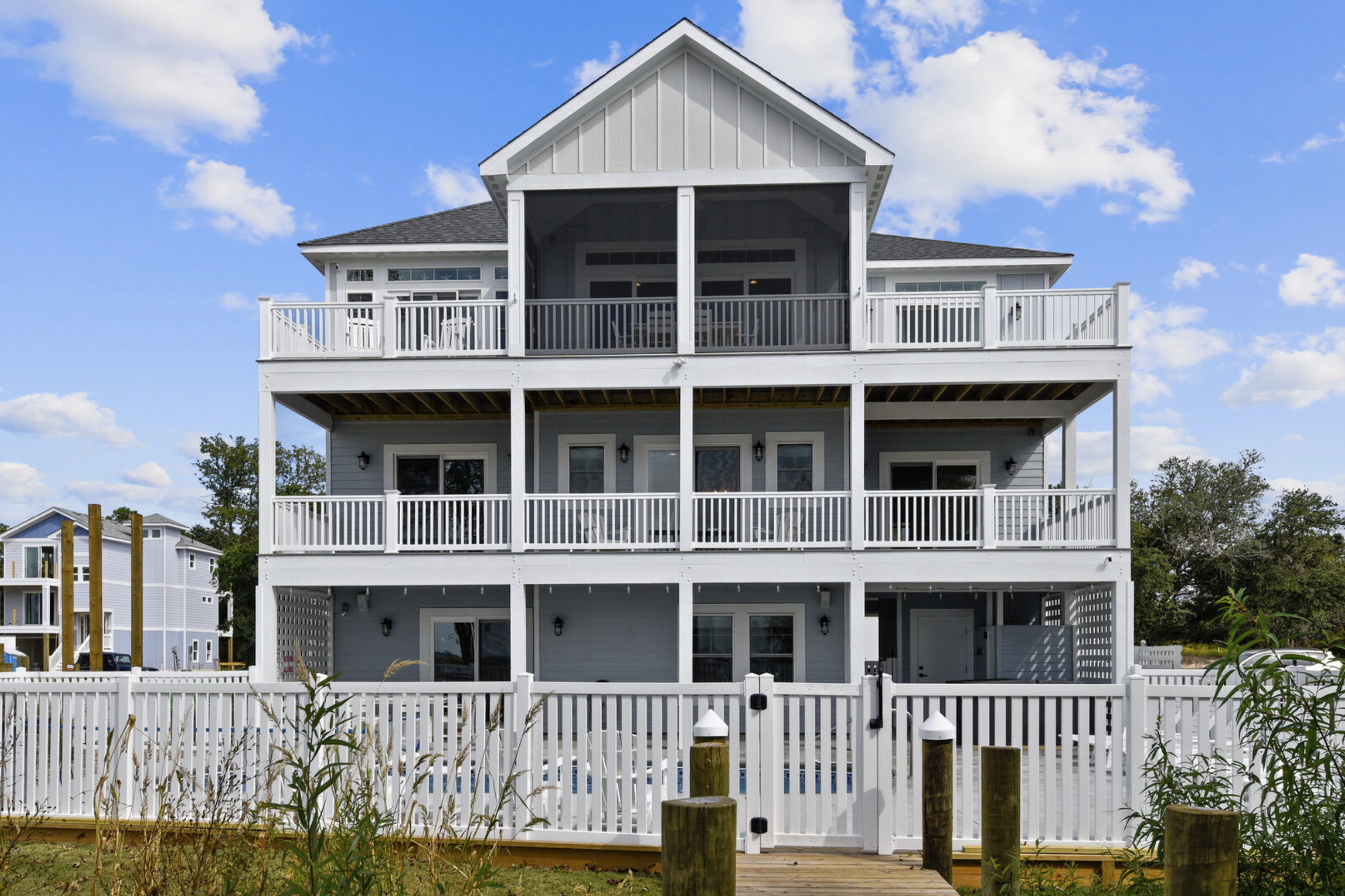 Outer Banks Rentals - beach house rentals, oceanfront rentals, condos, weekend rentals, and pet-friendly rentals.